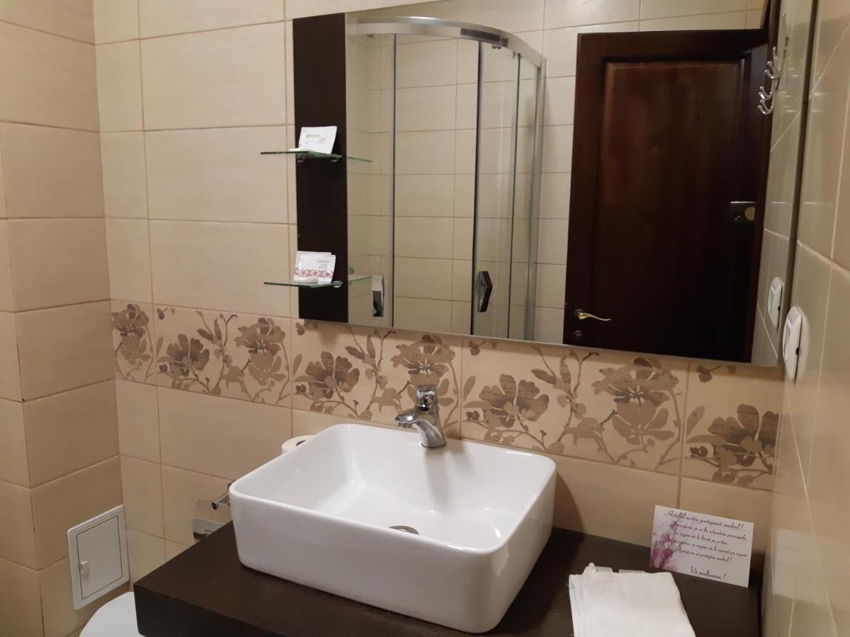 Hotel Ro&Mario Barlad Birlad Ngoại thất bức ảnh